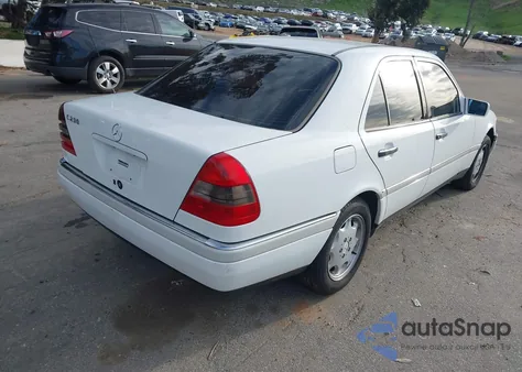 1997 Mercedes-Benz C 230 z USA, uszkodzony, nr VIN WDBHA23E4VA488372